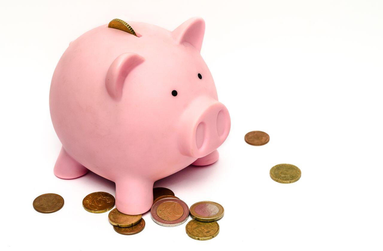 How Much Does a CMA Review Course Cost? Becker vs. Other Providers